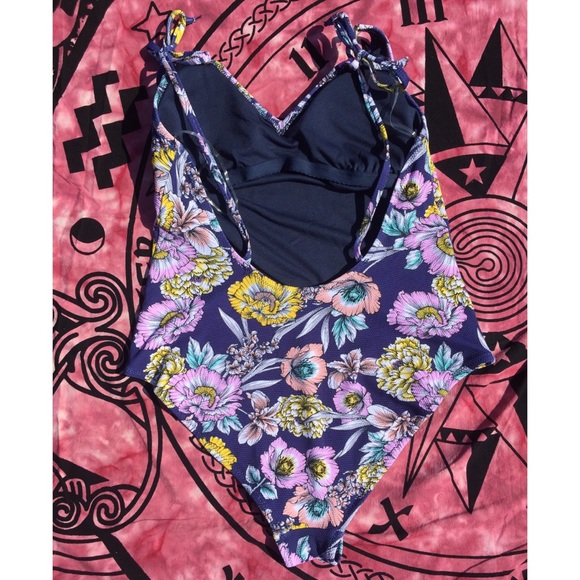 NWT Jessica Simpson One Piece Floral Swimsuit - Picture 2 of 6